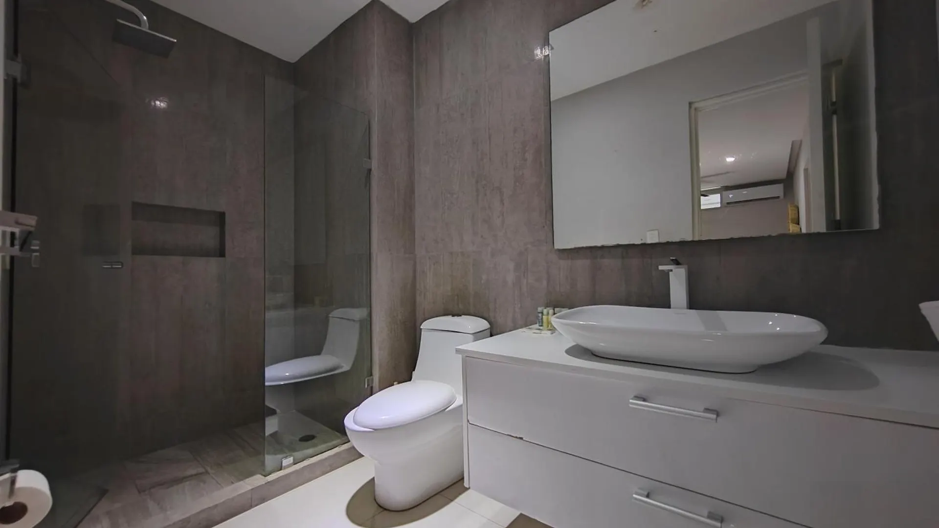 Centrally Located Apartments Steps Away From 5Th Avenue And The Beach! By.Yeah Playa del Carmen