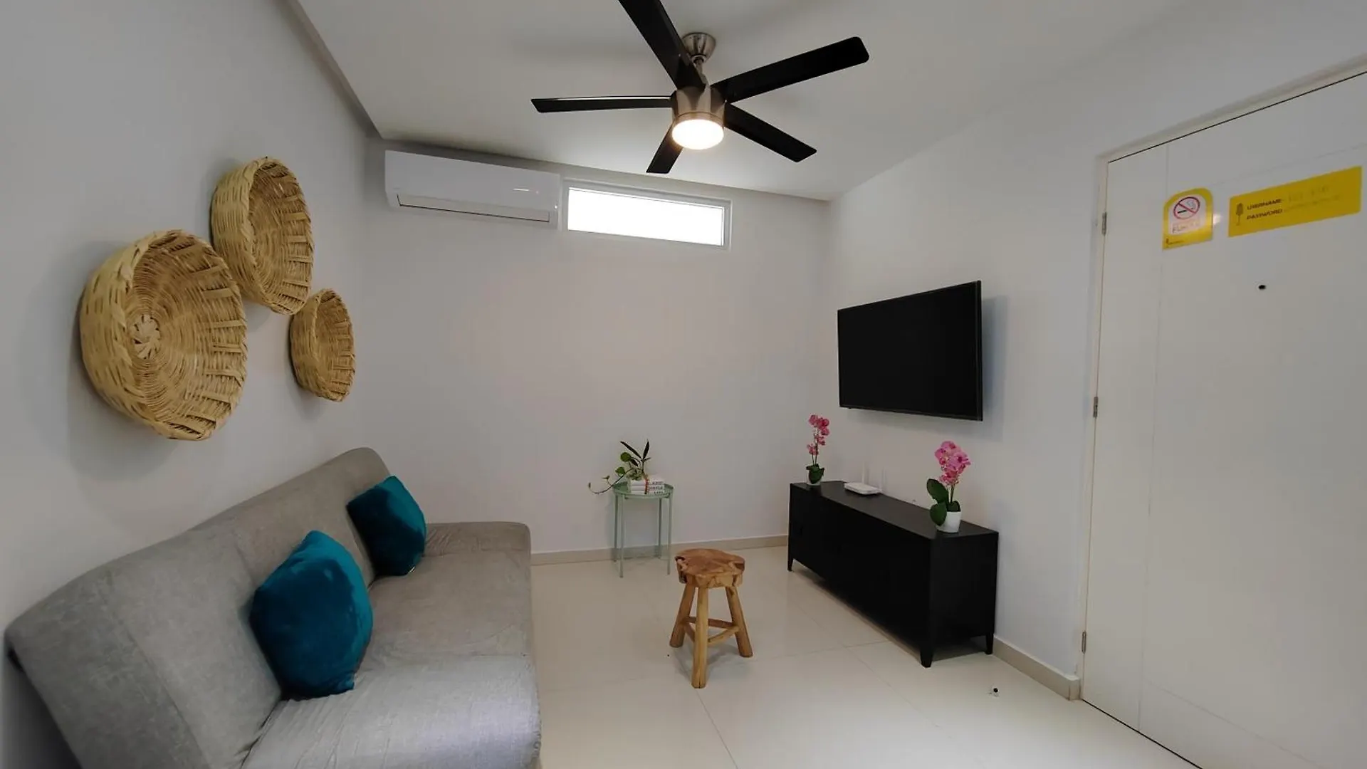 Centrally Located Apartments Steps Away From 5Th Avenue And The Beach! By.Yeah Playa del Carmen
