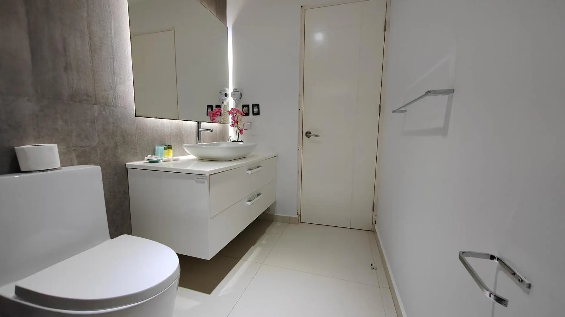 Centrally Located Apartments Steps Away From 5Th Avenue And The Beach! By.Yeah Playa del Carmen Mexico