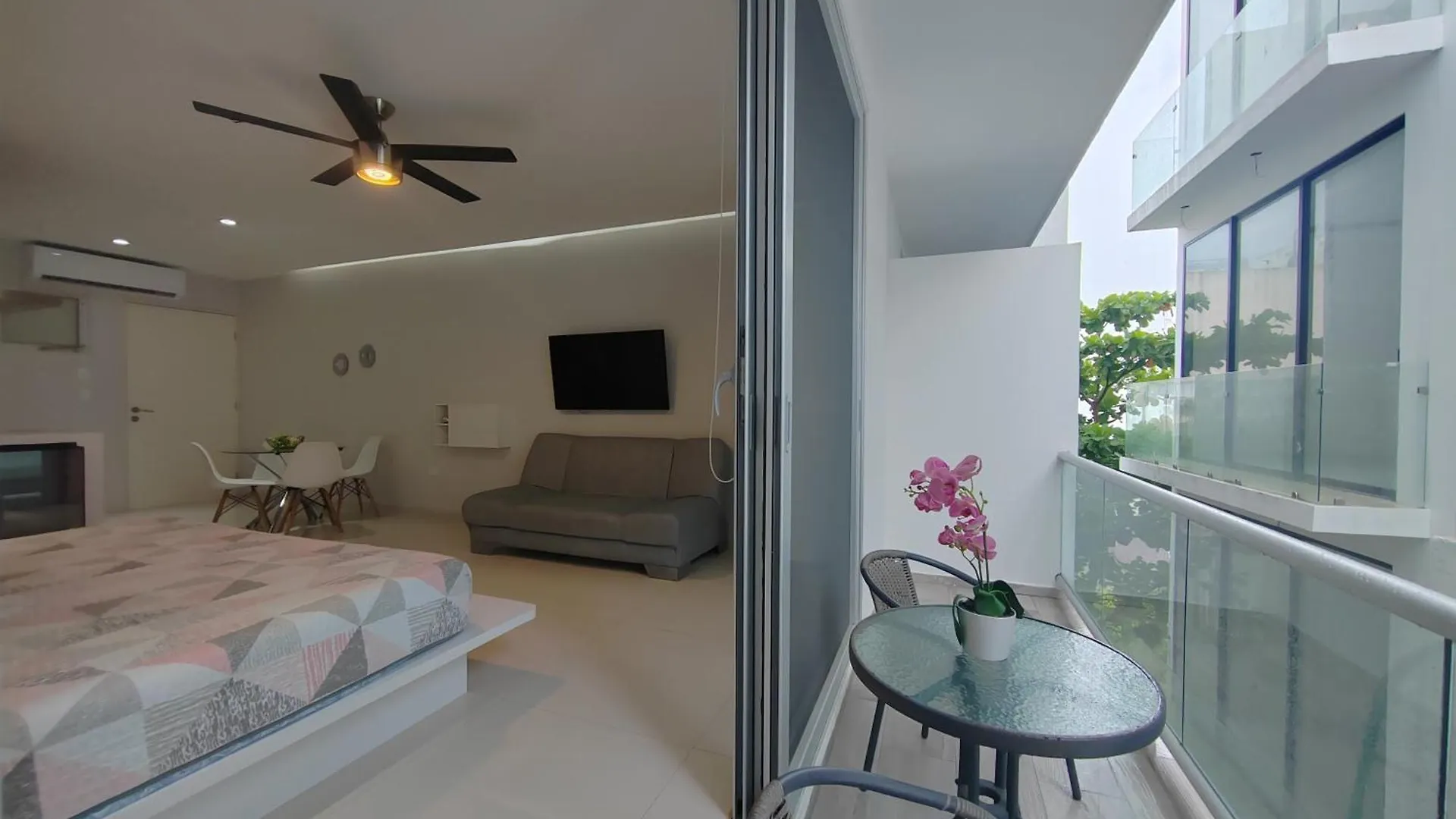 Centrally Located Apartments Steps Away From 5Th Avenue And The Beach! By.Yeah Playa del Carmen Mexico